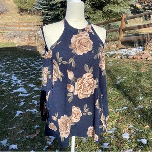 Open shoulder knit top